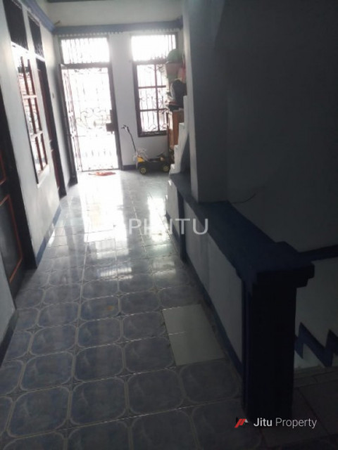 Rumah Dijual Beserta Dengan Kost-kostan Berlokasi Strategis