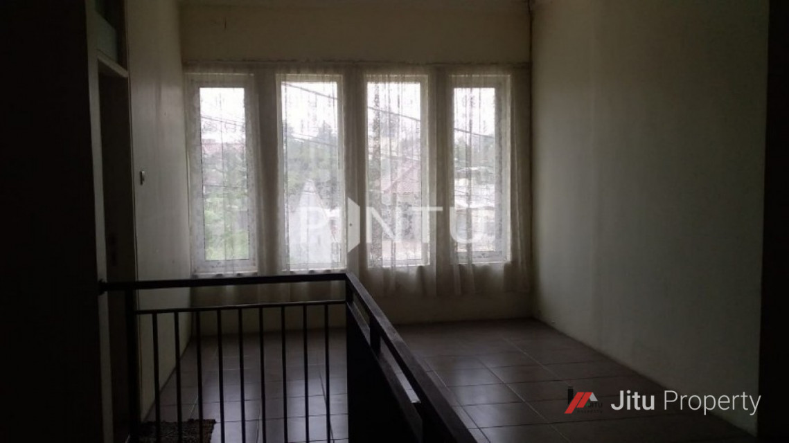 Rumah Dijual Kondisi Bersih Nyaman Legoso Permai, Tangerang Selatan