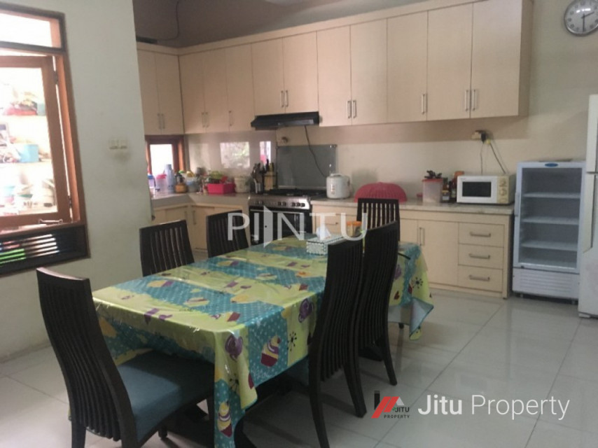 Rumah Dijual Bersih Dan Nyaman Di Bumi Karang Indah, Jakarta Selatan