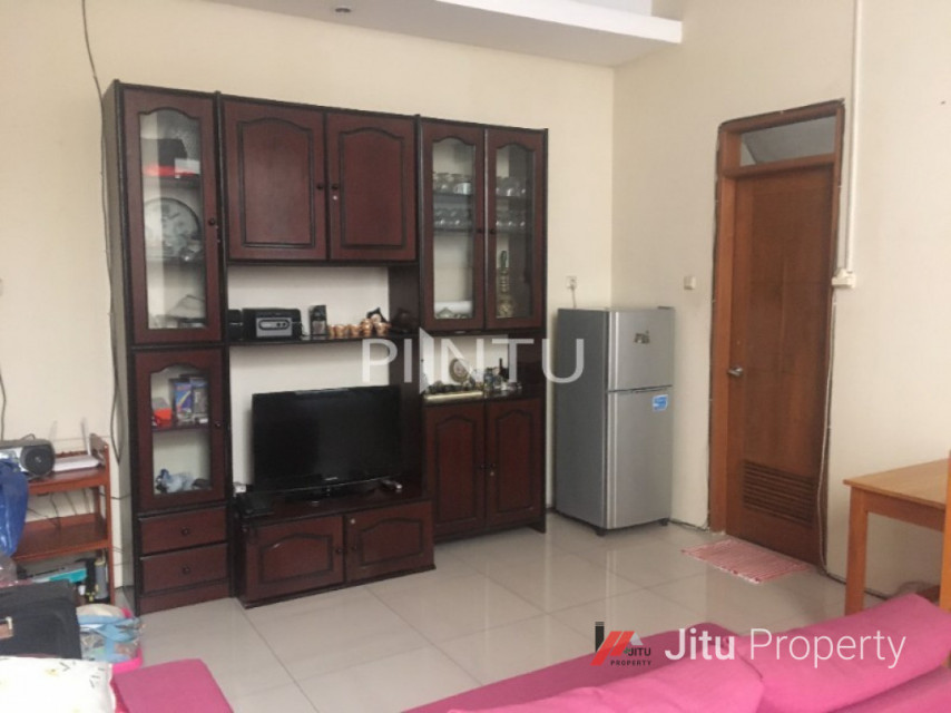 Rumah Dijual Bersih Dan Nyaman Di Bumi Karang Indah, Jakarta Selatan