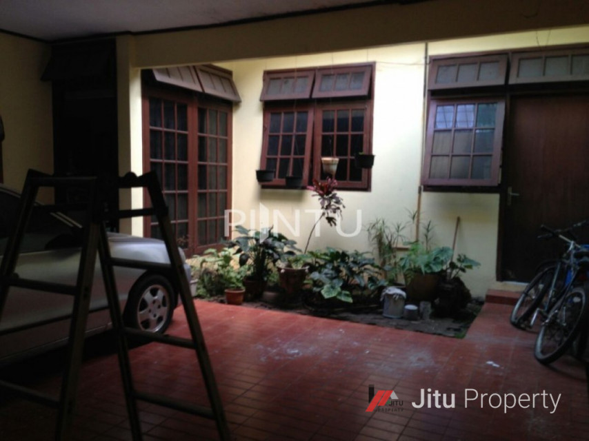 Rumah Dijual Kondisi Asri Dan Nyaman Di Cinere, Depok
