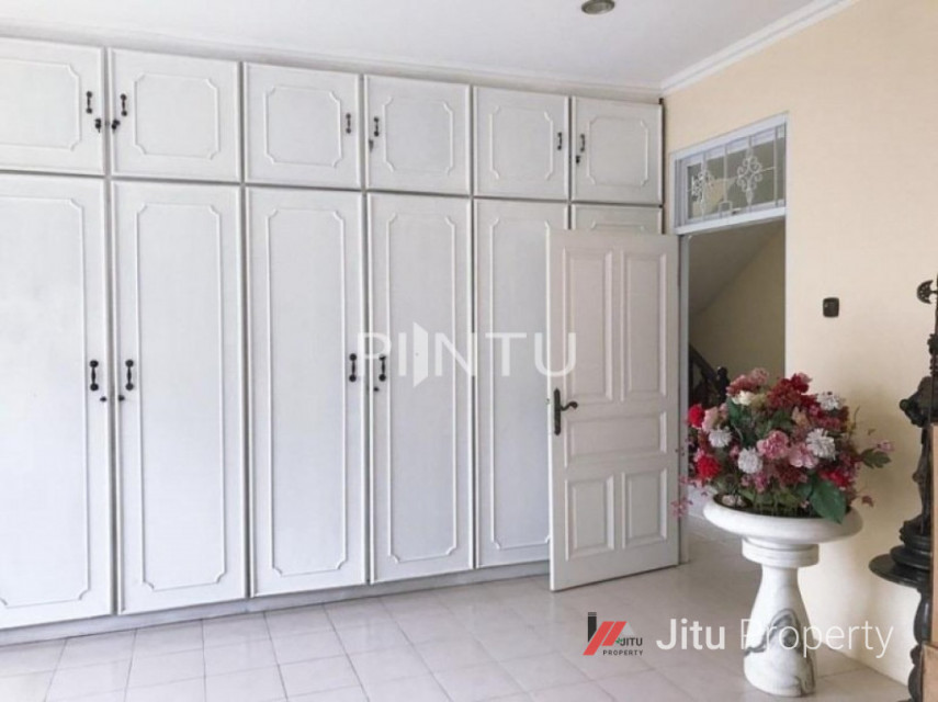 Rumah Dijual Kondisi Luas Dan Megah Di Cinere, Depok