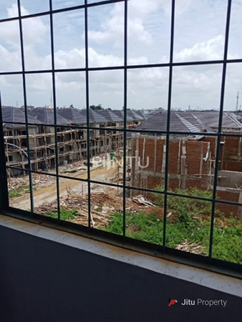 Ruko Dijual Berada Di Area Komersil Di Cipondoh, Tangerang