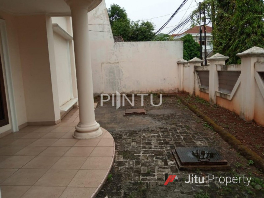 Dijual Rumah Strategis Di Taman Surya Jakarta Barat