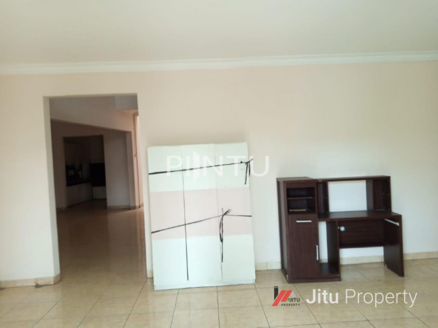 Dijual Rumah Strategis Di Taman Surya Jakarta Barat