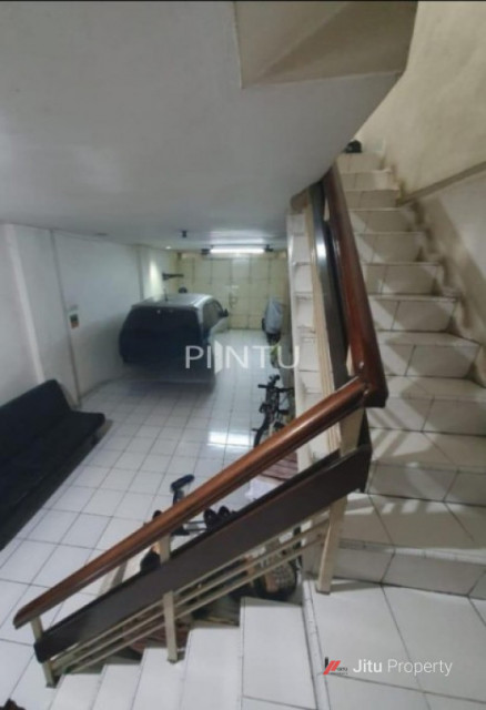Rumah Dijual Berlokasi Strategis Di Tambora, Jakarta Barat