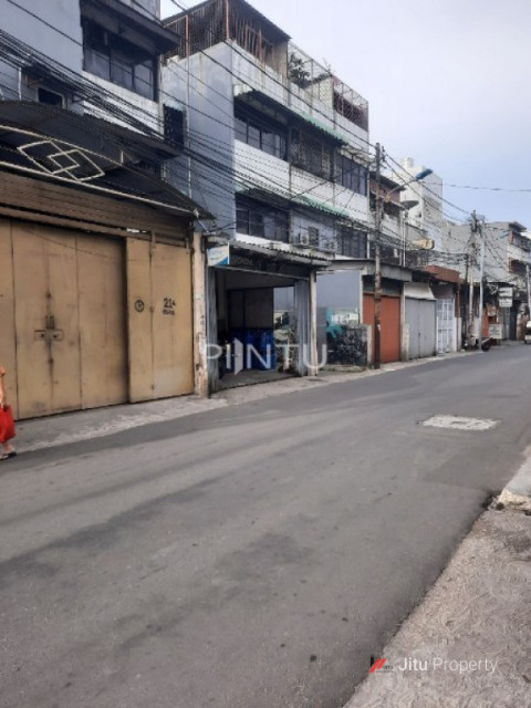 Rumah Dijual Berlokasi Strategis Di Tambora, Jakarta Barat