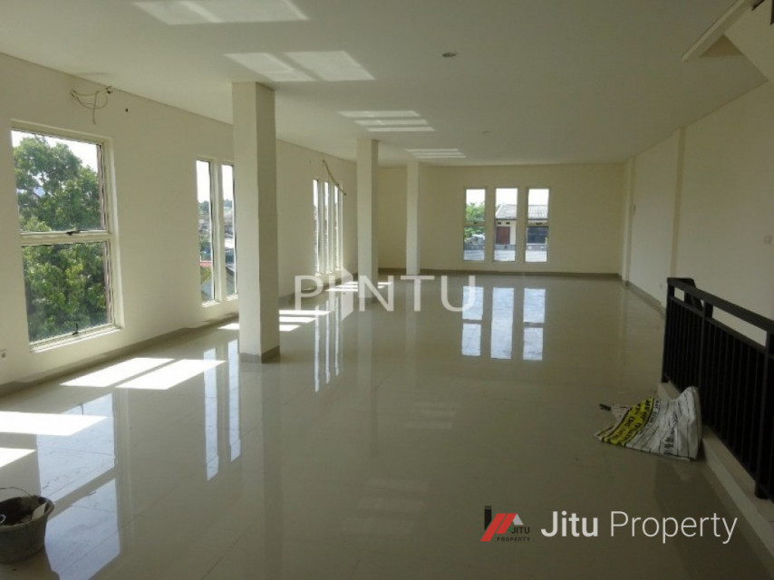 Ruko Dijual Berlokasi Strategis Taman Alfa Indah Blok. J2 No. 15