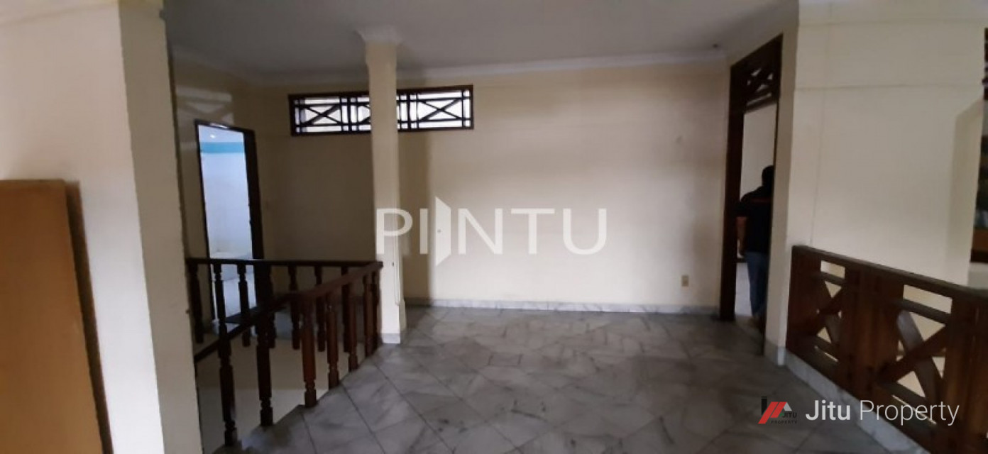 Dijual Rumah Strategis Di Jl. Cipayung Raya, Jakarta Timur