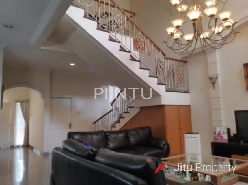 Rumah Dijual Dengan Desain Mewah Di Karang Tengah, Tangerang