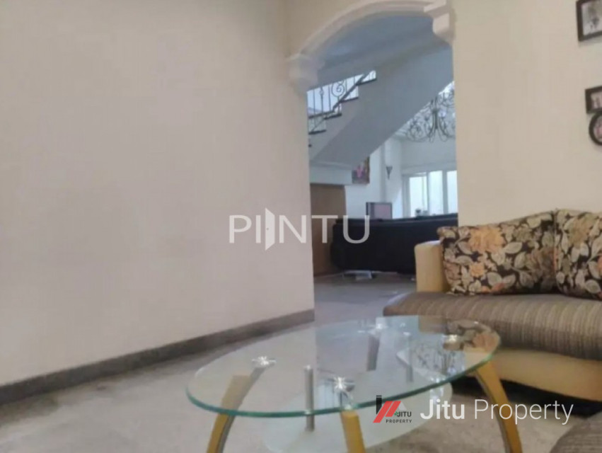 Rumah Dijual Dengan Desain Mewah Di Karang Tengah, Tangerang