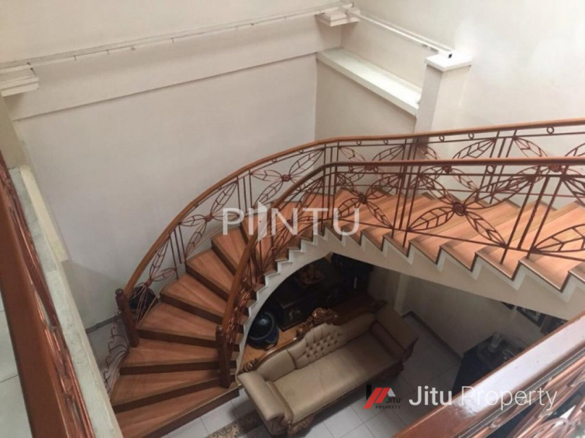 Dijual Rumah Megah Terjangkau Di Ciputat Timur, Tangerang Selatan