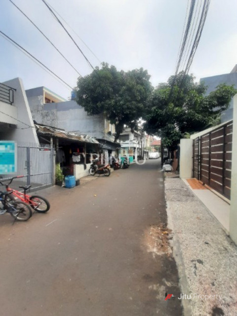 Dijual Rumah Asri Siap Huni di Palmerah, Jakarta Barat