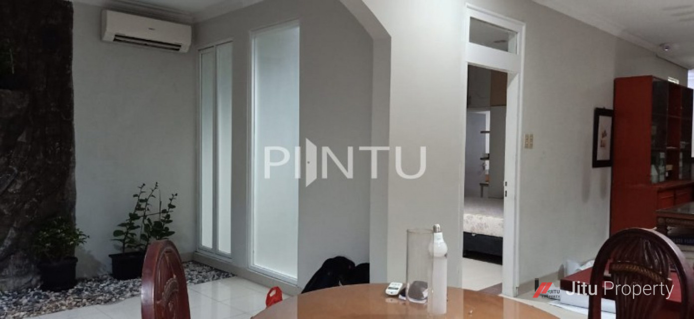 Dijual Rumah Asri Siap Huni di Palmerah, Jakarta Barat