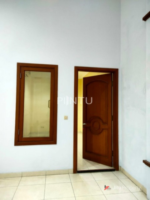 Dijual Rumah Kondisi Bersih dan Nyaman di Kembangan, Jakarta Barat