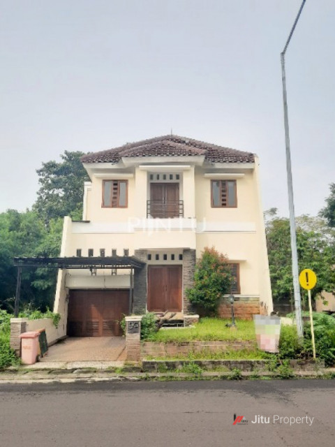 Dijual Rumah Strategis Asri Siap Huni di Kembangan, Jakarta Barat