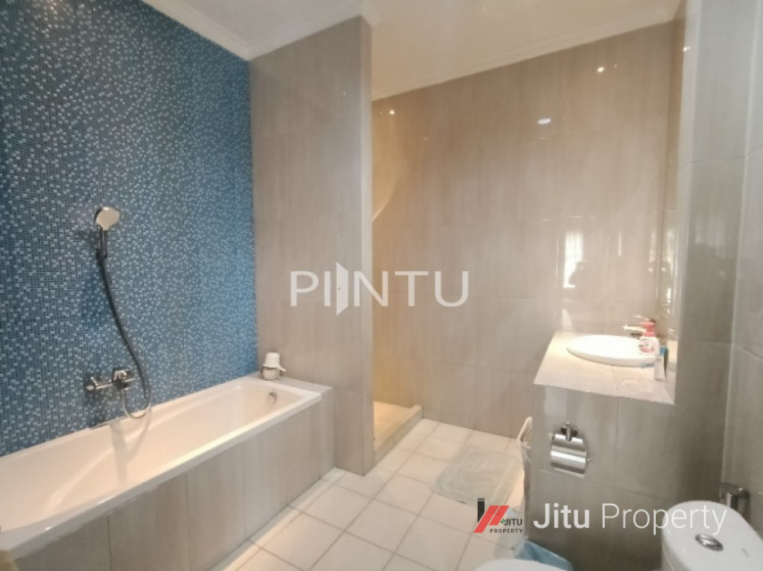 Dijual Rumah Mewah Strategis di Ciputat Timur, Tangerang Selatan