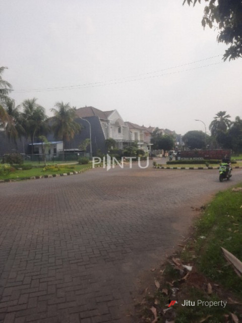 Dijual Rumah Strategis Luas di Serpong Utara, Tangerang Selatan