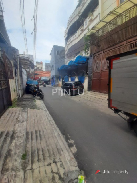 Dijual Rumah Terjangkau Siap Huni di Tambora, Jakarta Barat