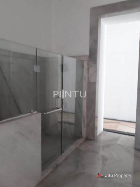 Dijual Rumah Mewah dan Strategis di Ciputat Timur, Tangerang Selatan