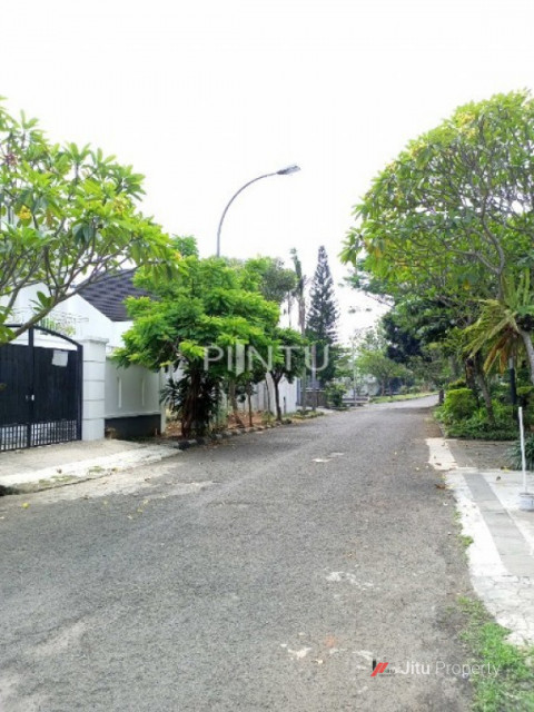 Dijual Rumah Mewah dan Strategis di Ciputat Timur, Tangerang Selatan