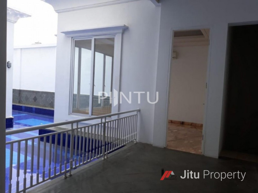 Dijual Rumah Mewah dan Strategis di Ciputat Timur, Tangerang Selatan