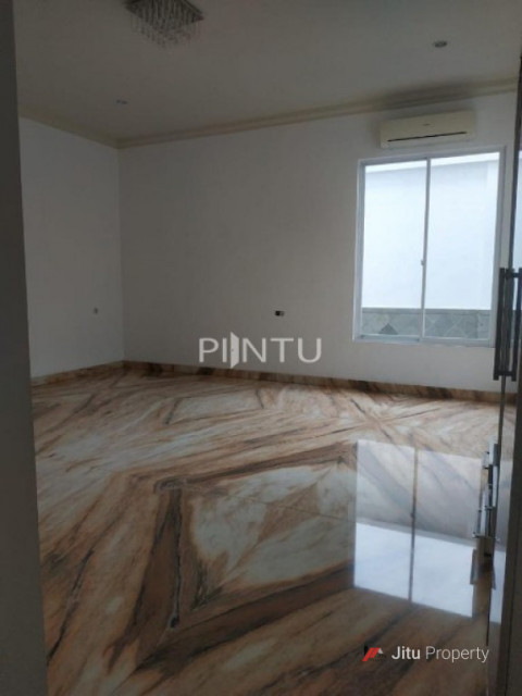 Dijual Rumah Mewah dan Strategis di Ciputat Timur, Tangerang Selatan