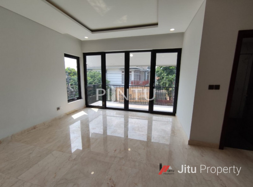 Dijual Rumah Istimewa Lokasi Super Strategis di Larangan, Tangerang