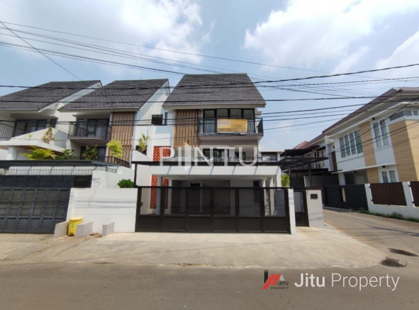 Dijual Rumah Istimewa Lokasi Super Strategis di Larangan, Tangerang