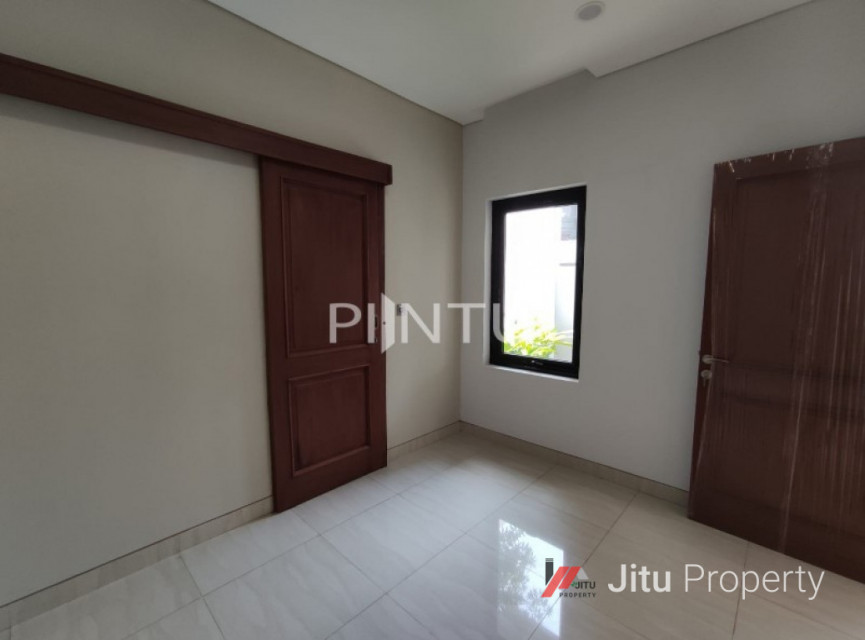 Dijual Rumah Istimewa Lokasi Super Strategis di Larangan, Tangerang