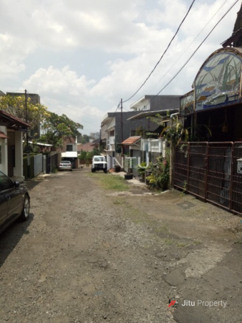 Dijual Rumah Strategis Kondisi Bersih Nyaman Di Cinere, Depok