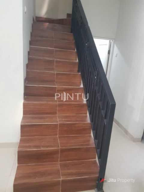 Dijual Rumah Strategis di Pegangsaan Dua, Kelapa Gading, Jakarta Utara