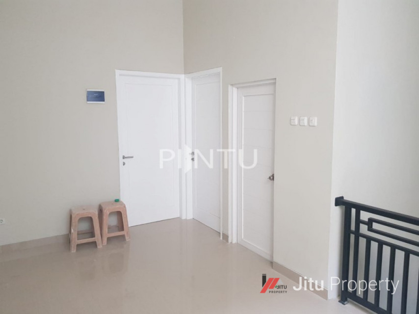 Dijual Rumah Strategis di Pegangsaan Dua, Kelapa Gading, Jakarta Utara