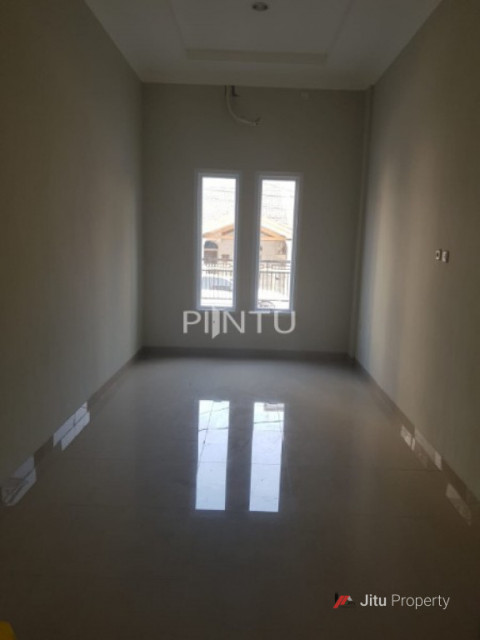 Dijual Rumah Strategis di Pegangsaan Dua, Kelapa Gading, Jakarta Utara