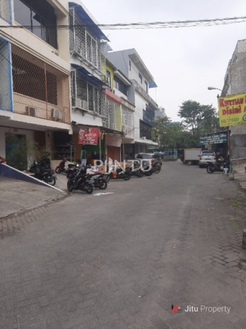Dijual Ruko Kawasan Komersil Di Grogol Petamburan, Kota Jakarta Barat