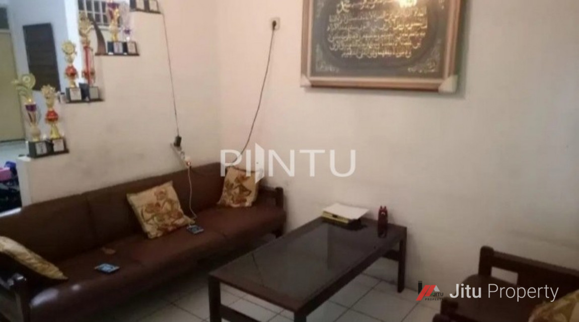 Rumah Dijual Tanah Luas Di Pamulang, Tangerang Selatan