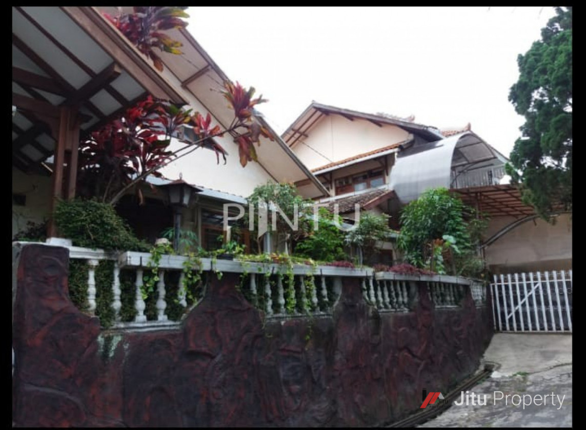 Rumah Dijual Kondisi Nyaman Sejuk Di Coblong, Kota Bandung