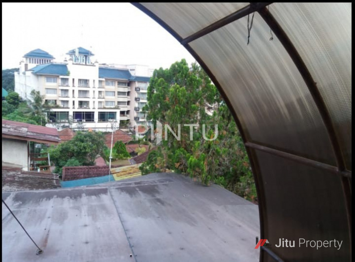 Rumah Dijual Kondisi Nyaman Sejuk Di Coblong, Kota Bandung