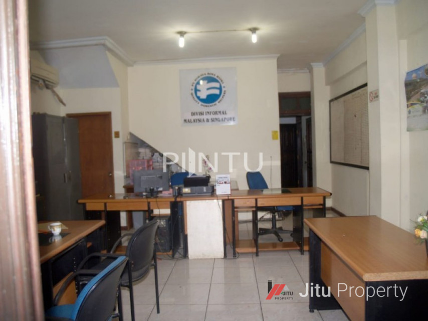 Dijual Cepat Rumah Luas Kondisi Baik, Susukan, Ciracas, Jakarta Timur