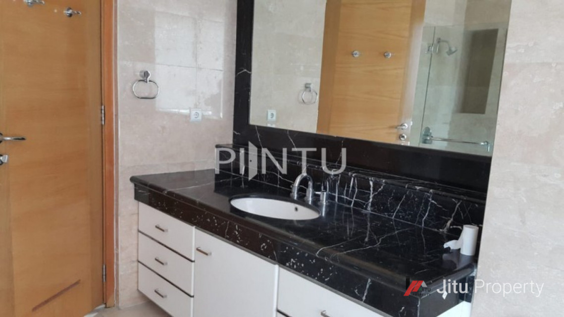 Disewakan/Dikontrakan Senayan Residence Apartment di Kebayoran Lama