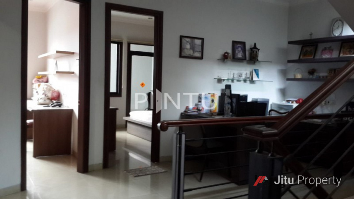 Dijual Rumah Di Vanadium Town House (Intercone) Jakarta Barat