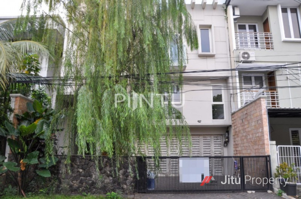 Rumah Dijual Di Kebayoran Baru, Jl. Gandaria V No. 17 Jakarta Selatan