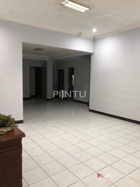 Rumah Cocok Untuk Kantor, Kawasan Elite Dan Strategis