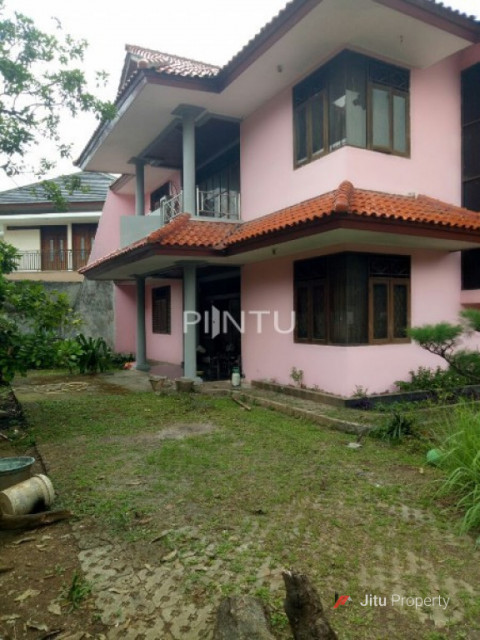 Dijual Rumah Besar Dengan Halaman Luas Dikawasan Joglo Jakarta Barat
