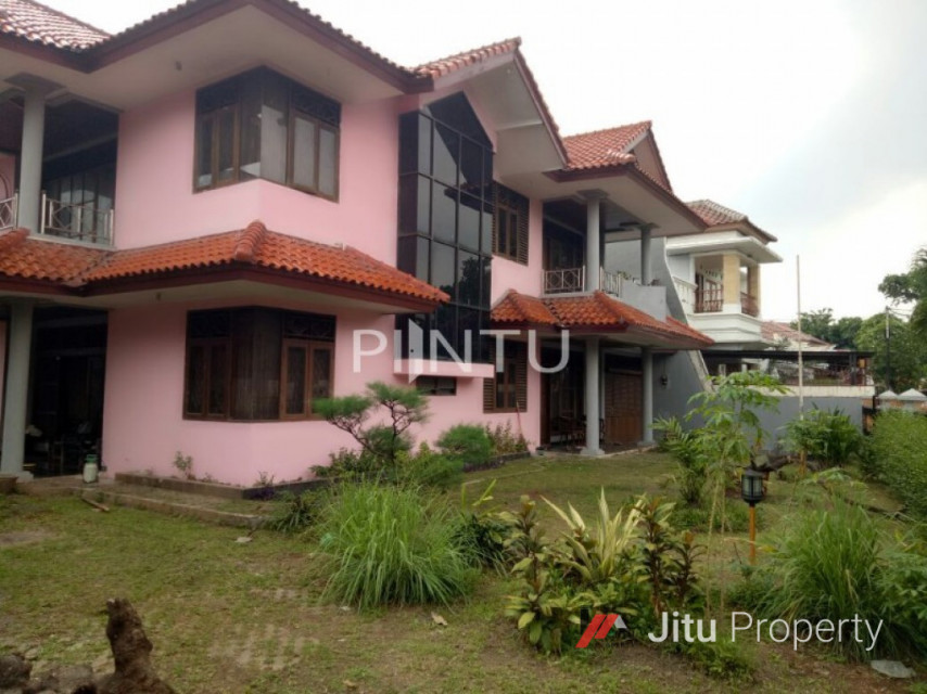 Dijual Rumah Besar Dengan Halaman Luas Dikawasan Joglo Jakarta Barat