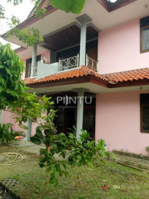 Dijual Rumah Besar Dengan Halaman Luas Dikawasan Joglo Jakarta Barat