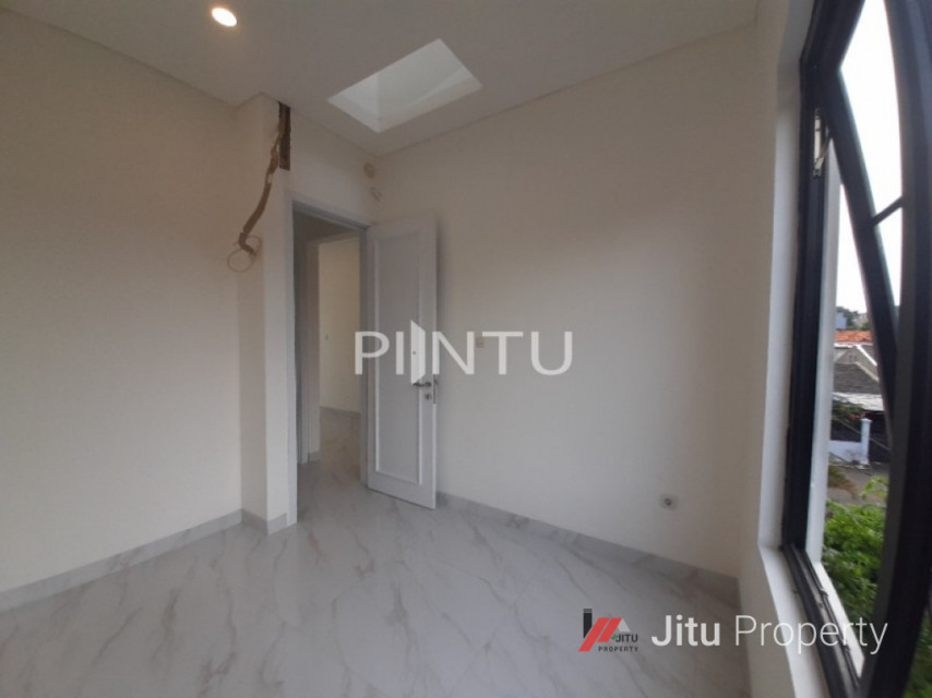 Rumah Minimalis Dengan Design France Classic Bintaro Sektor 1