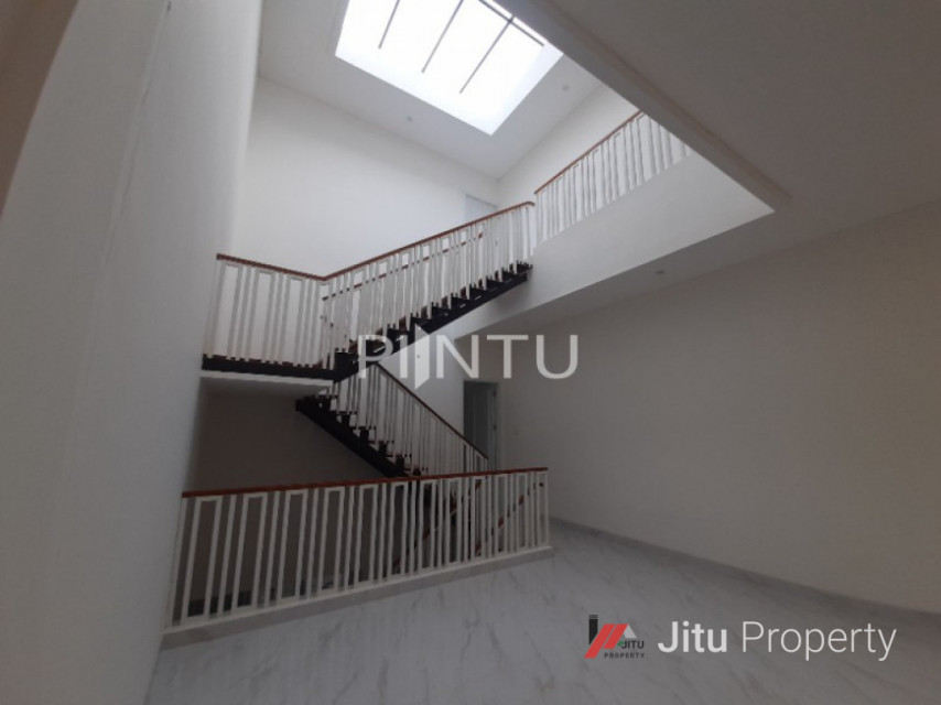Rumah Minimalis Dengan Design France Classic Bintaro Sektor 1