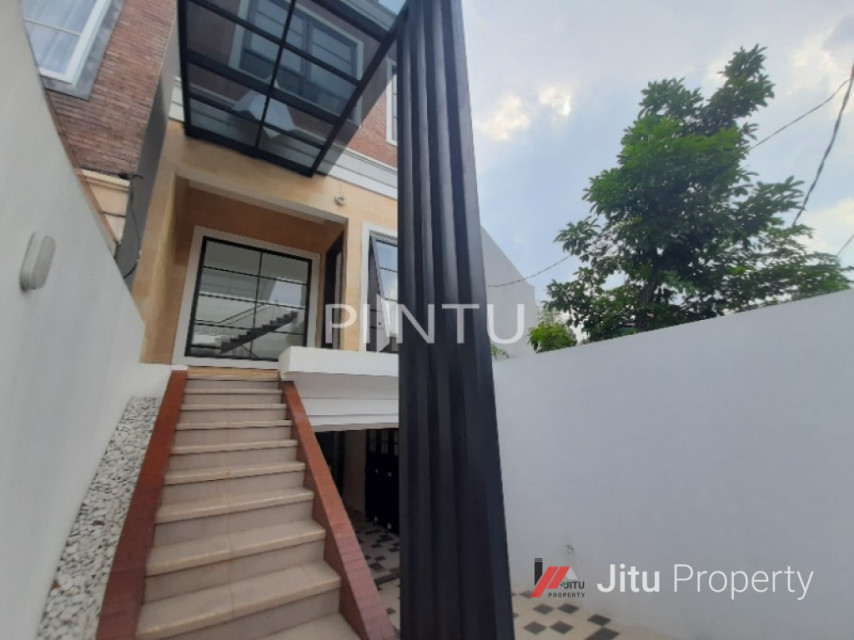 Rumah Minimalis Dengan Design France Classic Bintaro Sektor 1