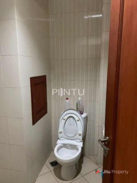 Ruko Siap Huni Lokasi Strategis Pinggir Jalan Kebayoran Baru